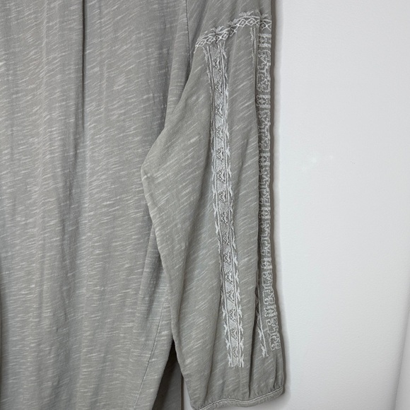 Lucky Brand Women's Embroidered Light Gray Boho Peasant Style Blouse - Picture 8 of 16